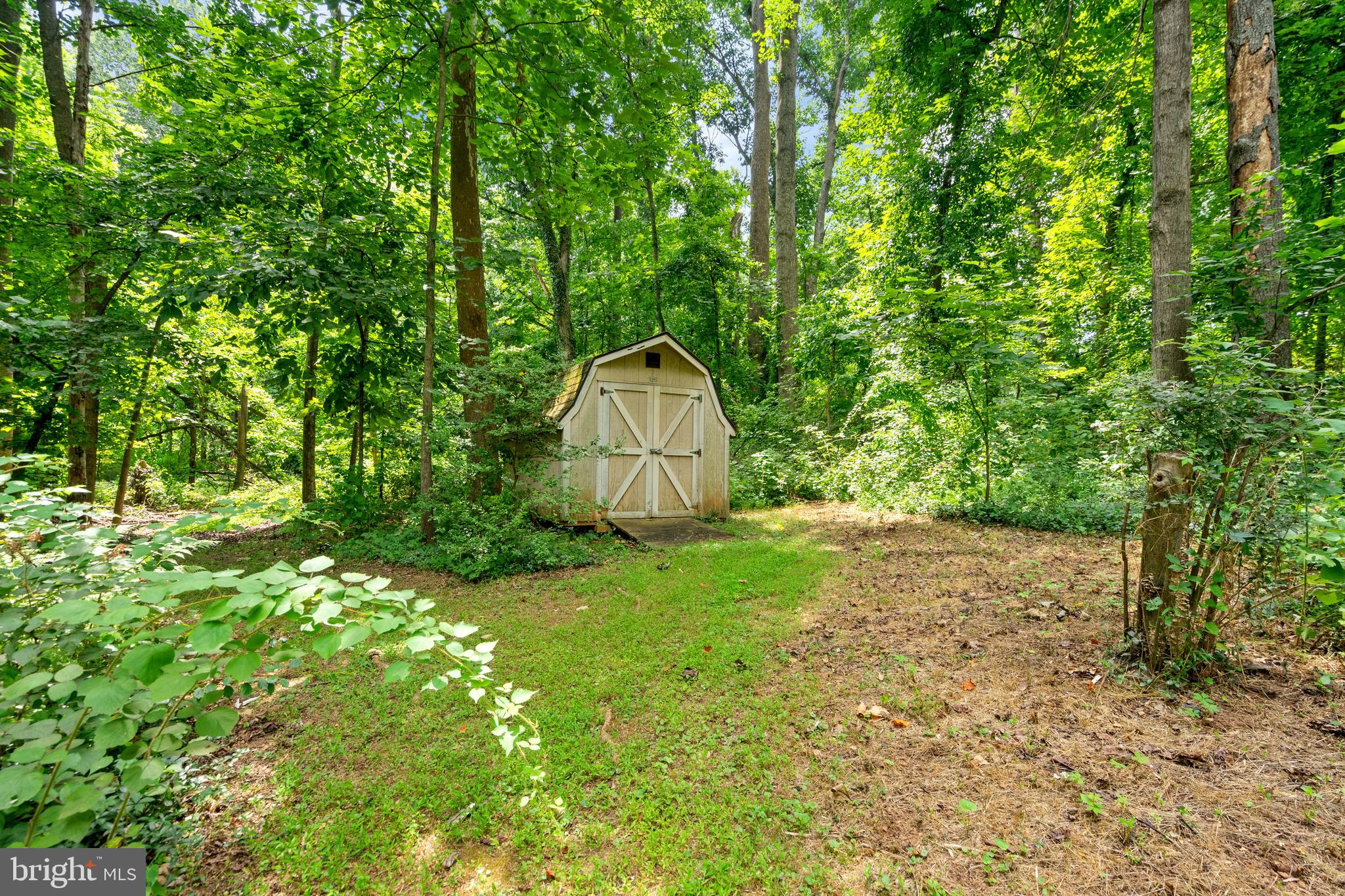 7209 WOODS EDGE COURT