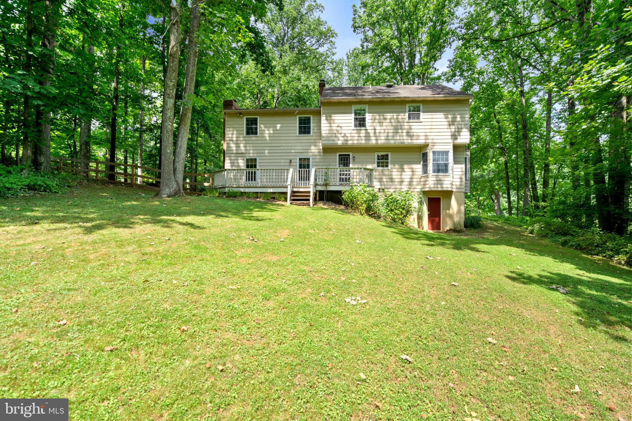 7209 WOODS EDGE COURT