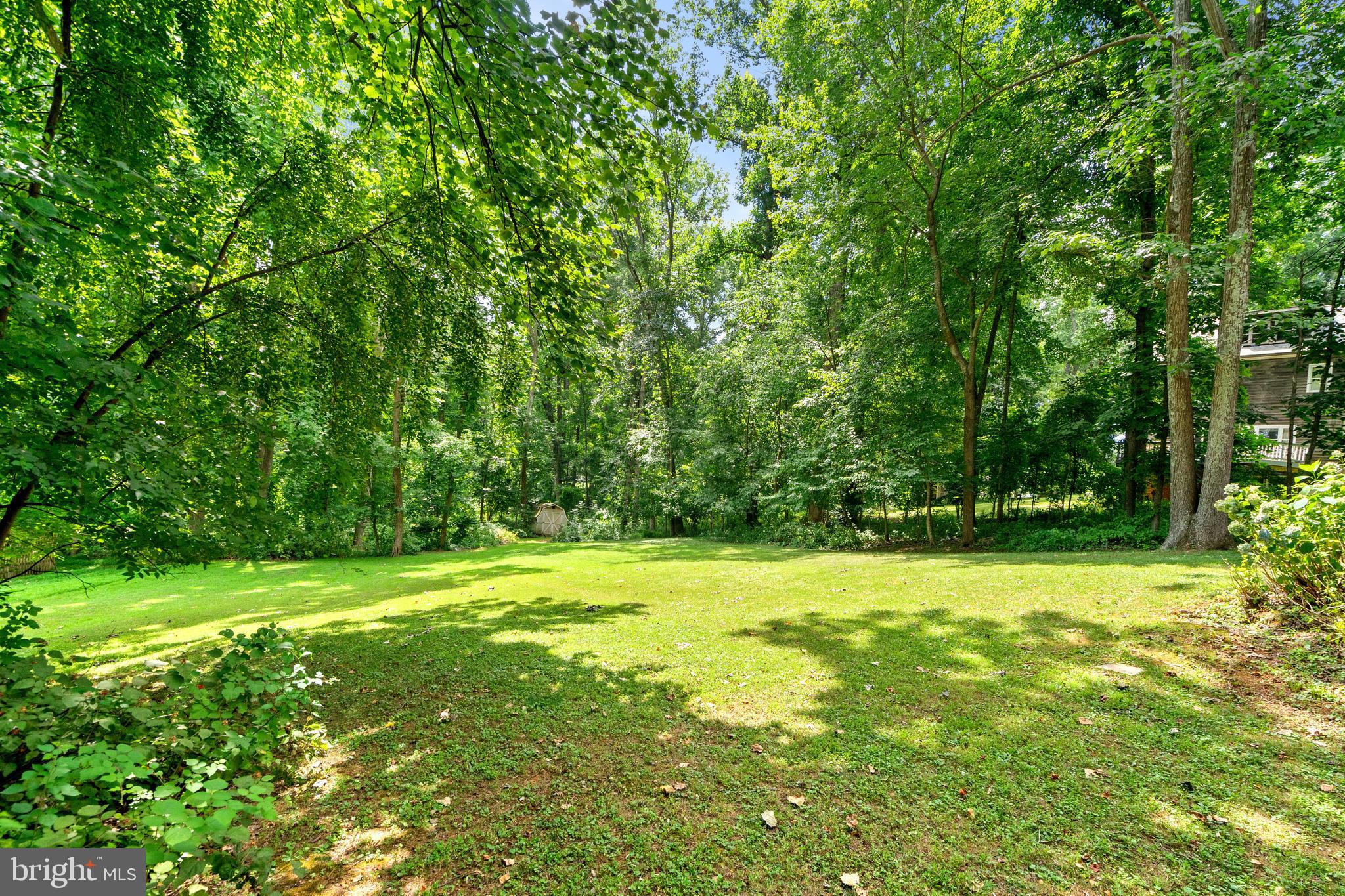 7209 WOODS EDGE COURT