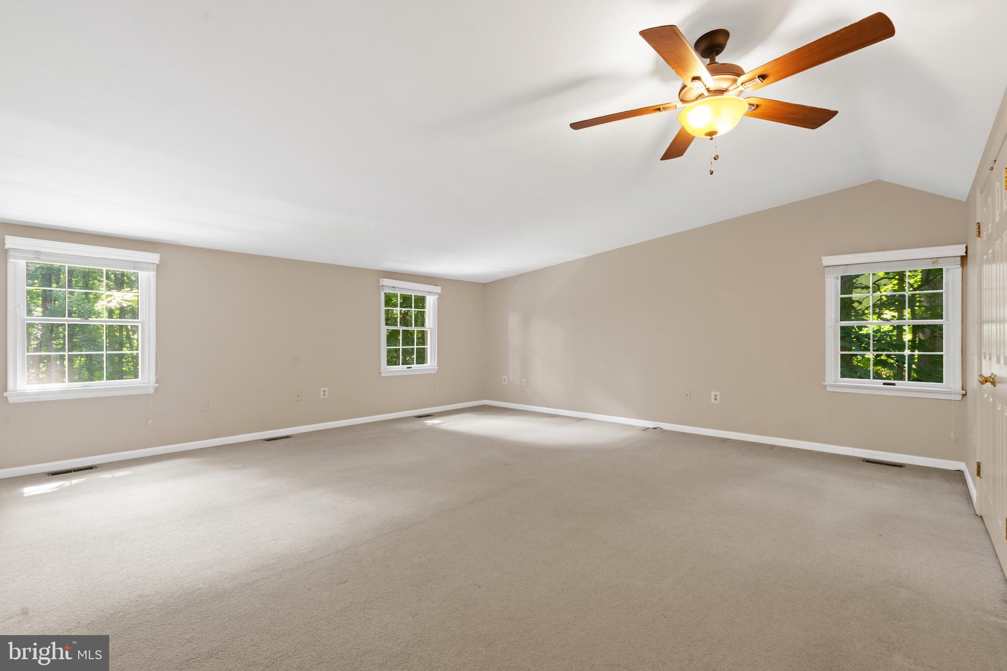 7209 WOODS EDGE COURT