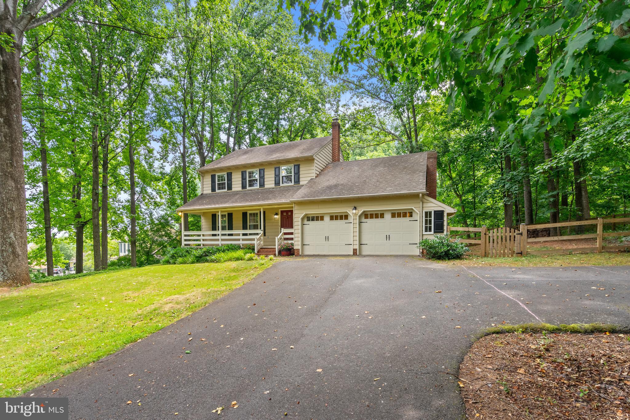7209 WOODS EDGE COURT