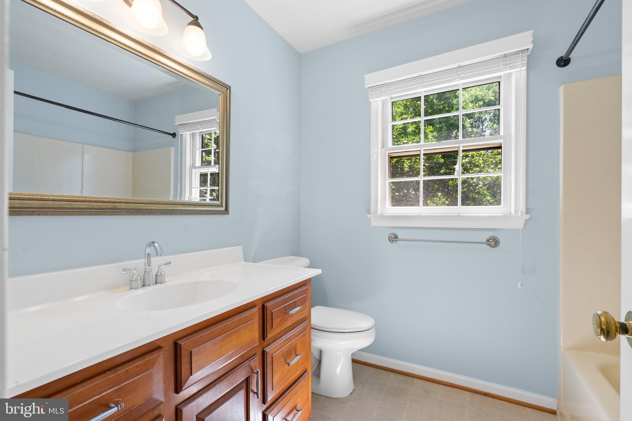 7209 WOODS EDGE COURT