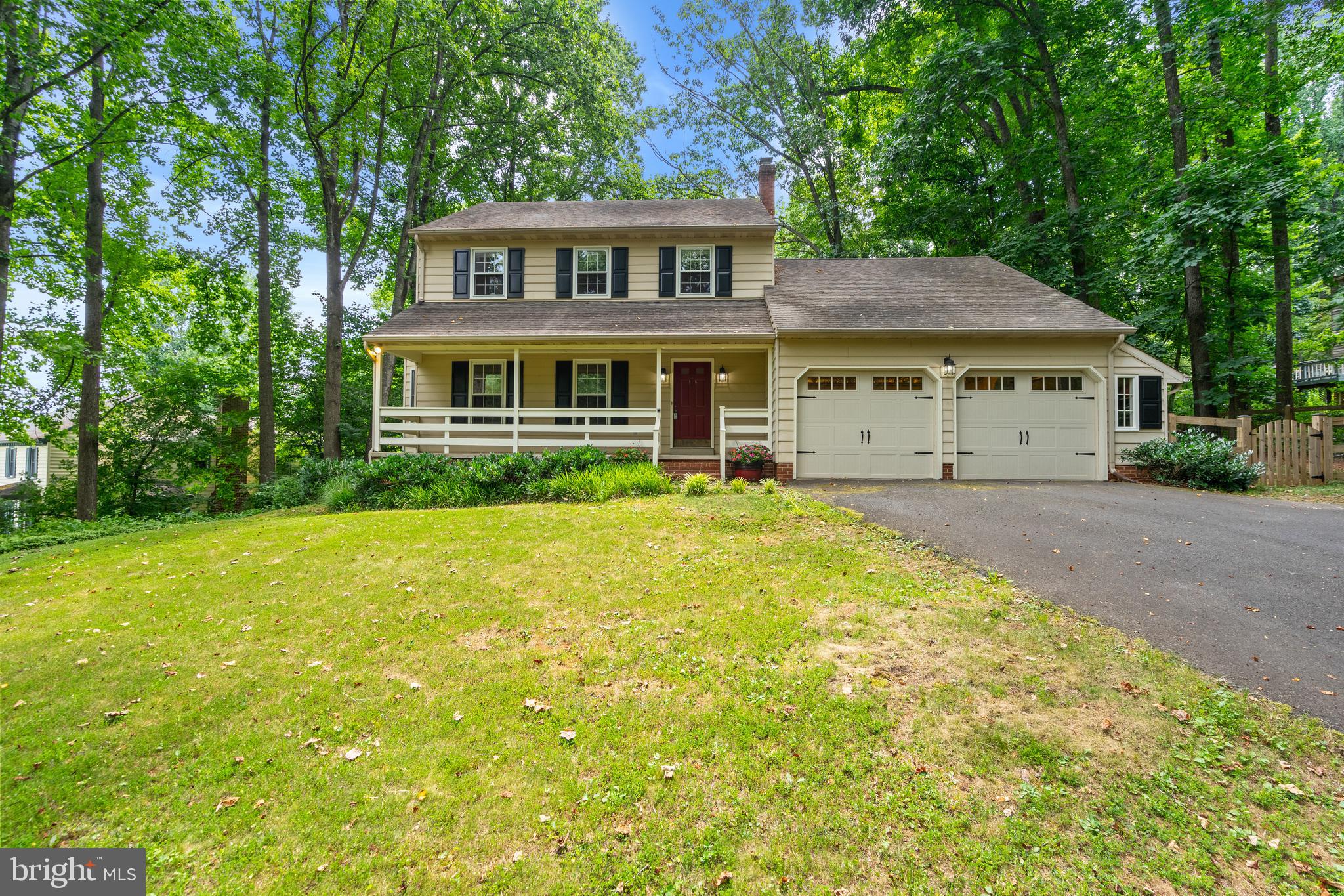 7209 WOODS EDGE COURT