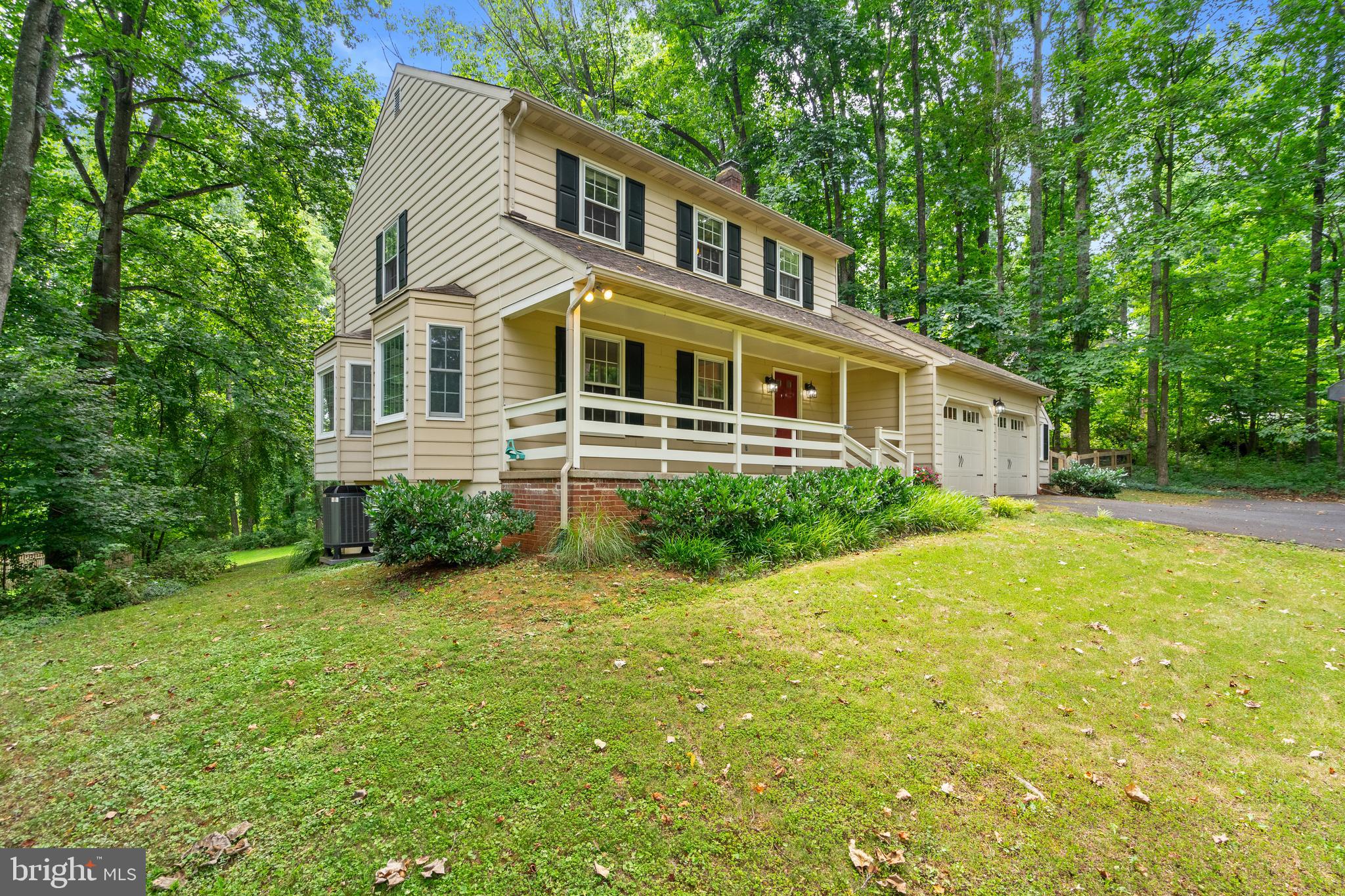 7209 WOODS EDGE COURT
