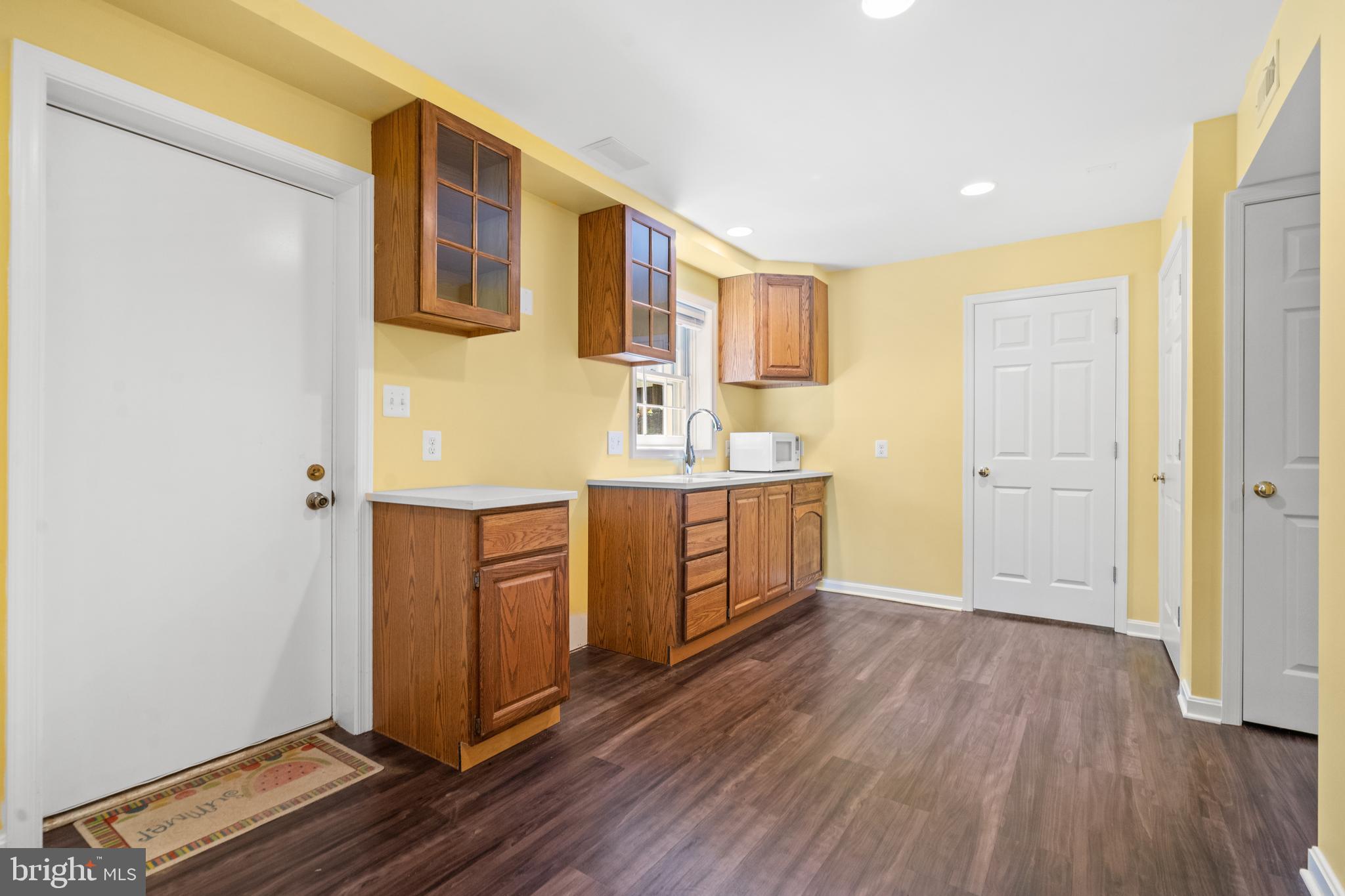 7209 WOODS EDGE COURT