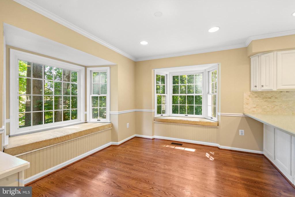 7209 WOODS EDGE COURT