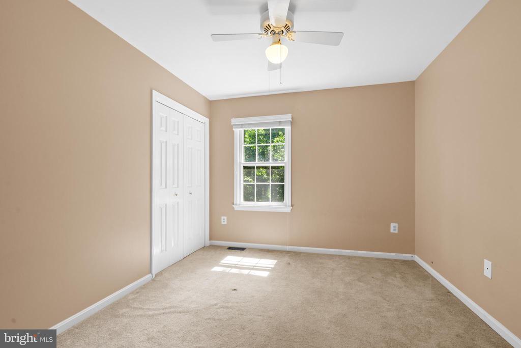 7209 WOODS EDGE COURT