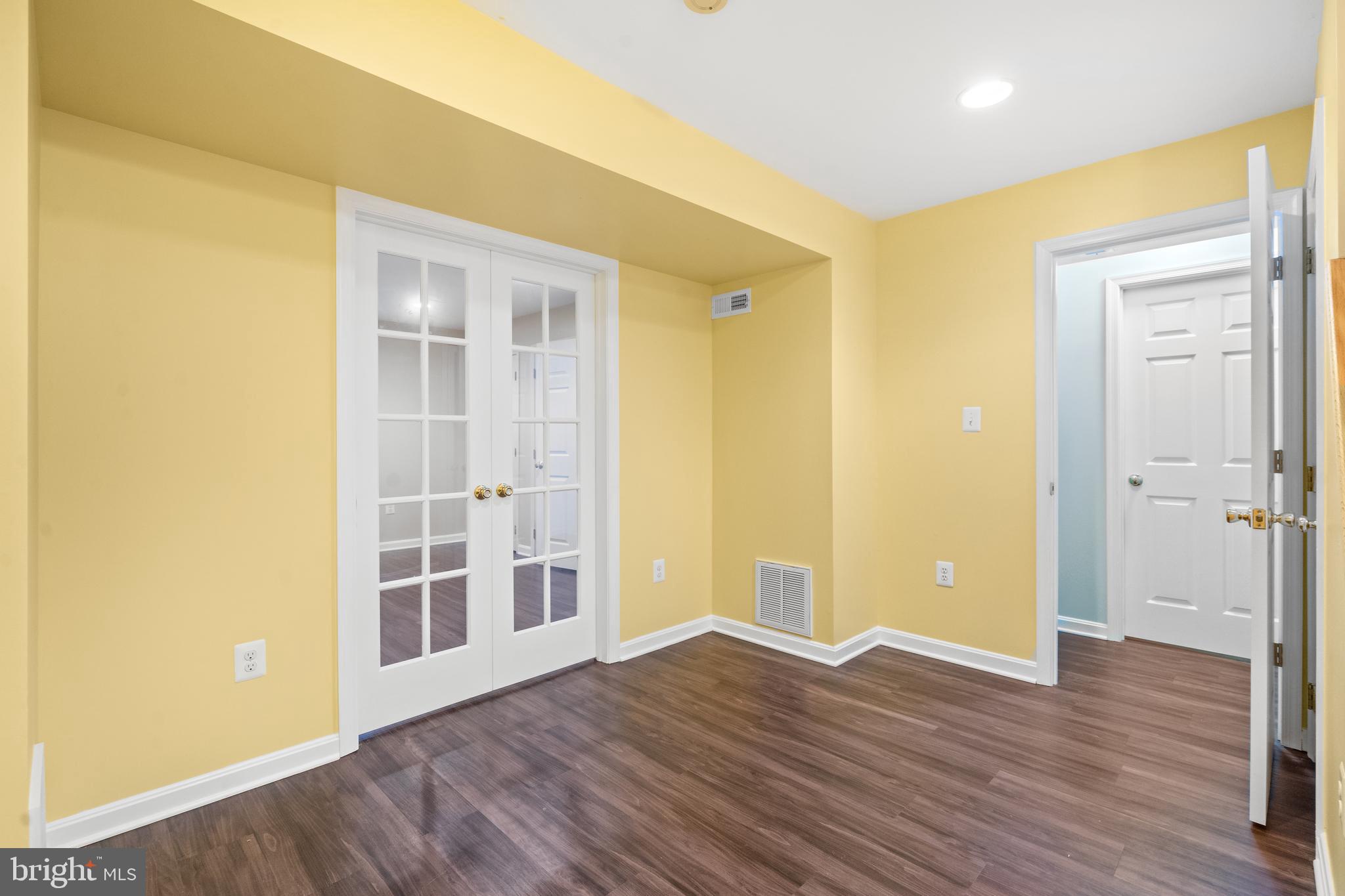 7209 WOODS EDGE COURT