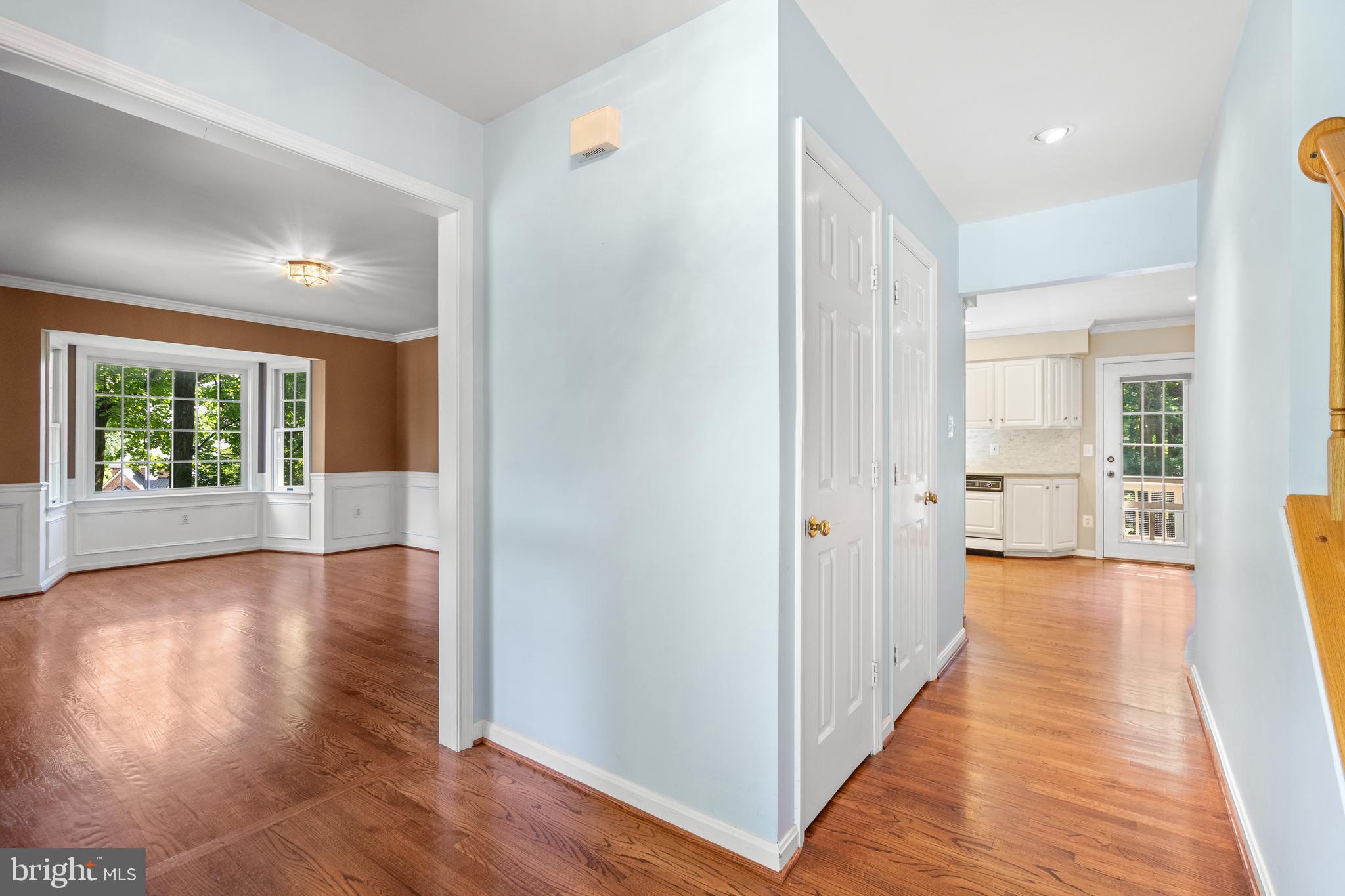 7209 WOODS EDGE COURT
