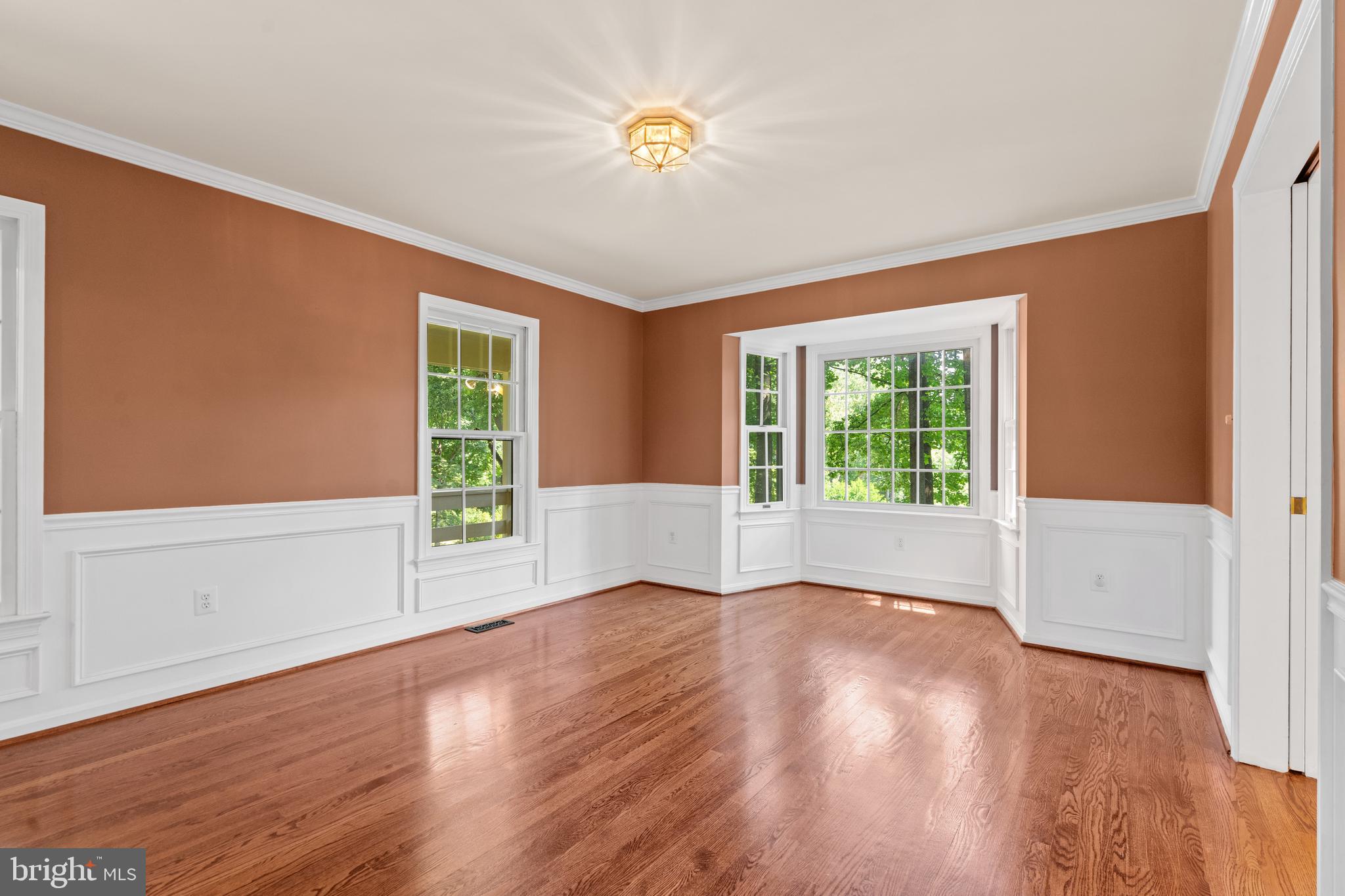 7209 WOODS EDGE COURT