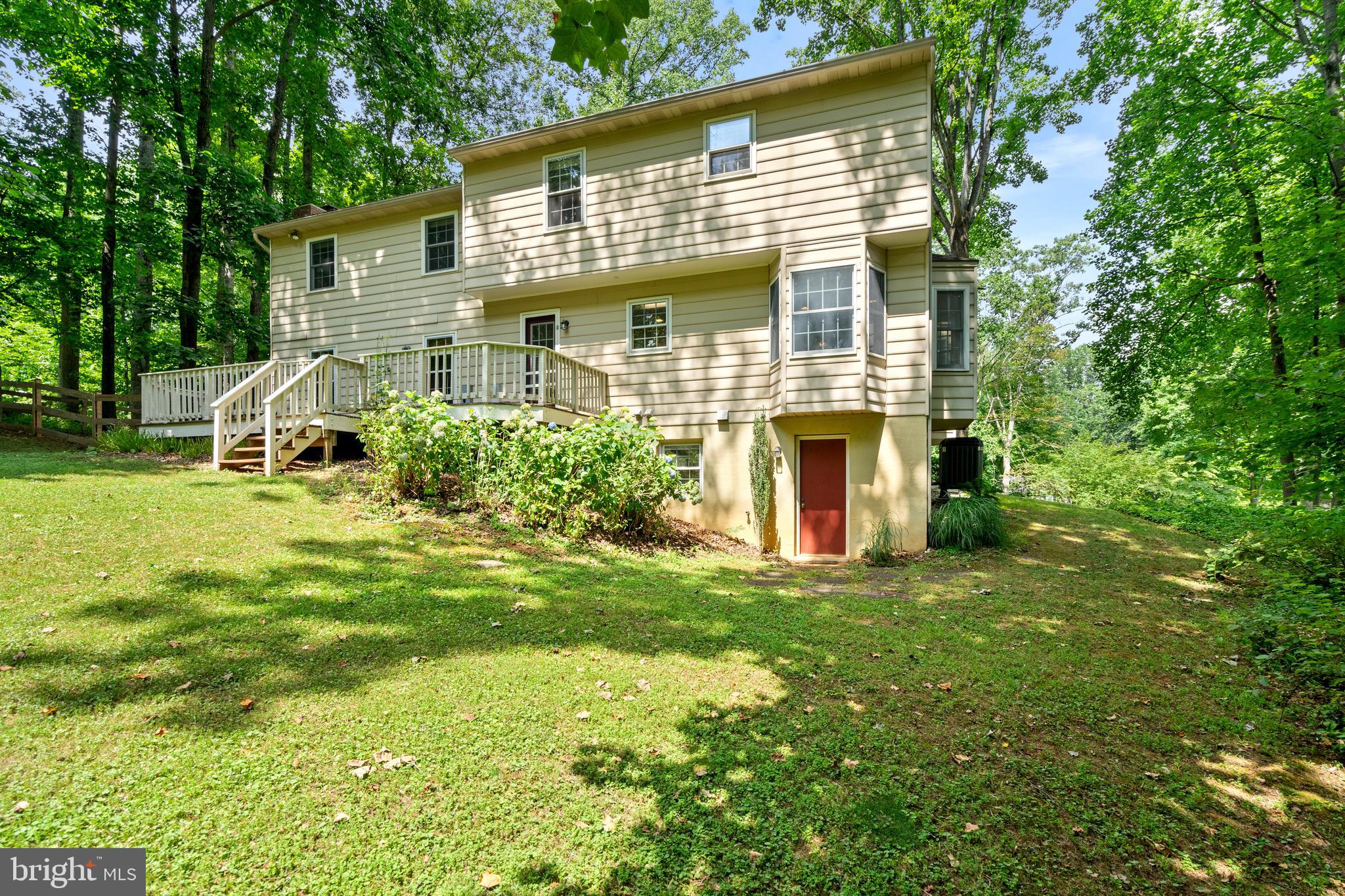 7209 WOODS EDGE COURT
