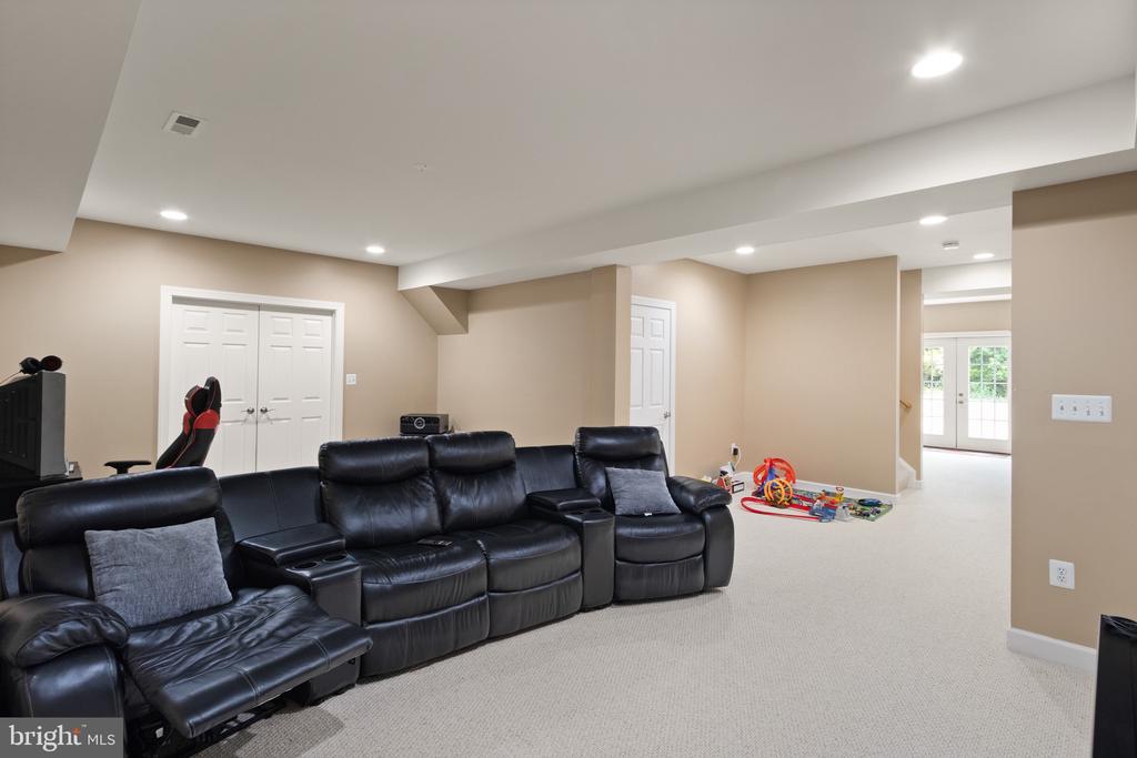 6451 EMILY ANNE COURT