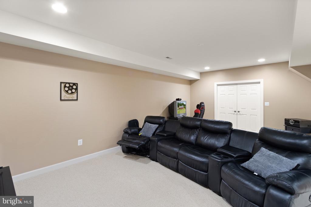 6451 EMILY ANNE COURT