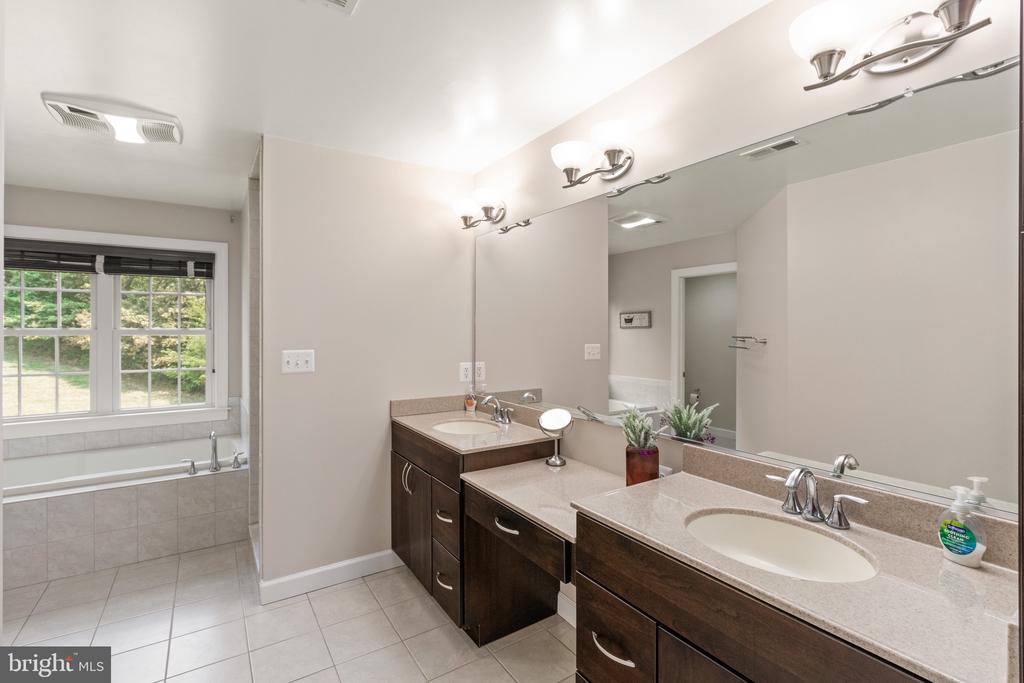 6451 EMILY ANNE COURT