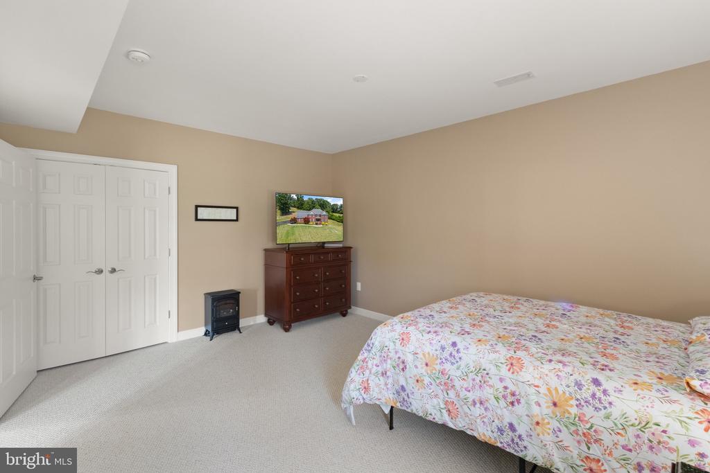 6451 EMILY ANNE COURT