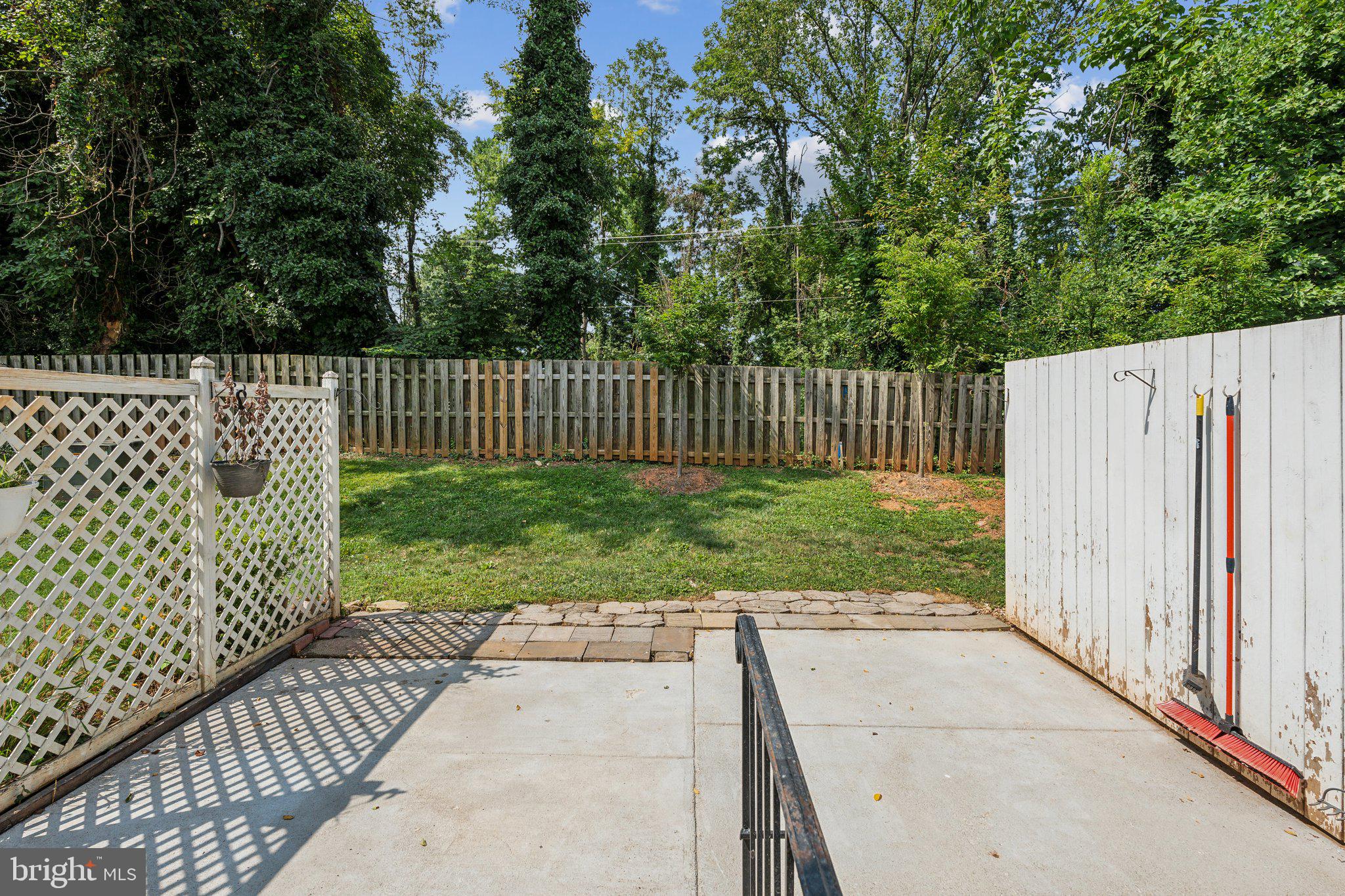 216 FAIRFIELD DRIVE