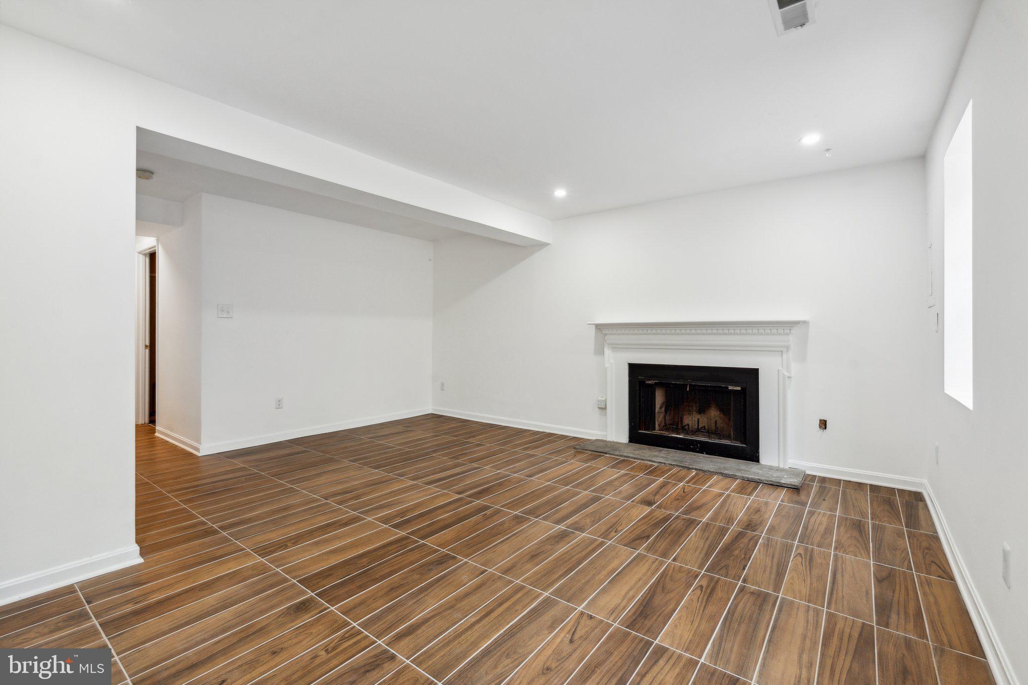 216 FAIRFIELD DRIVE
