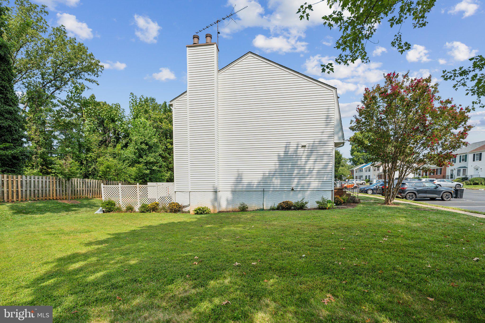 216 FAIRFIELD DRIVE
