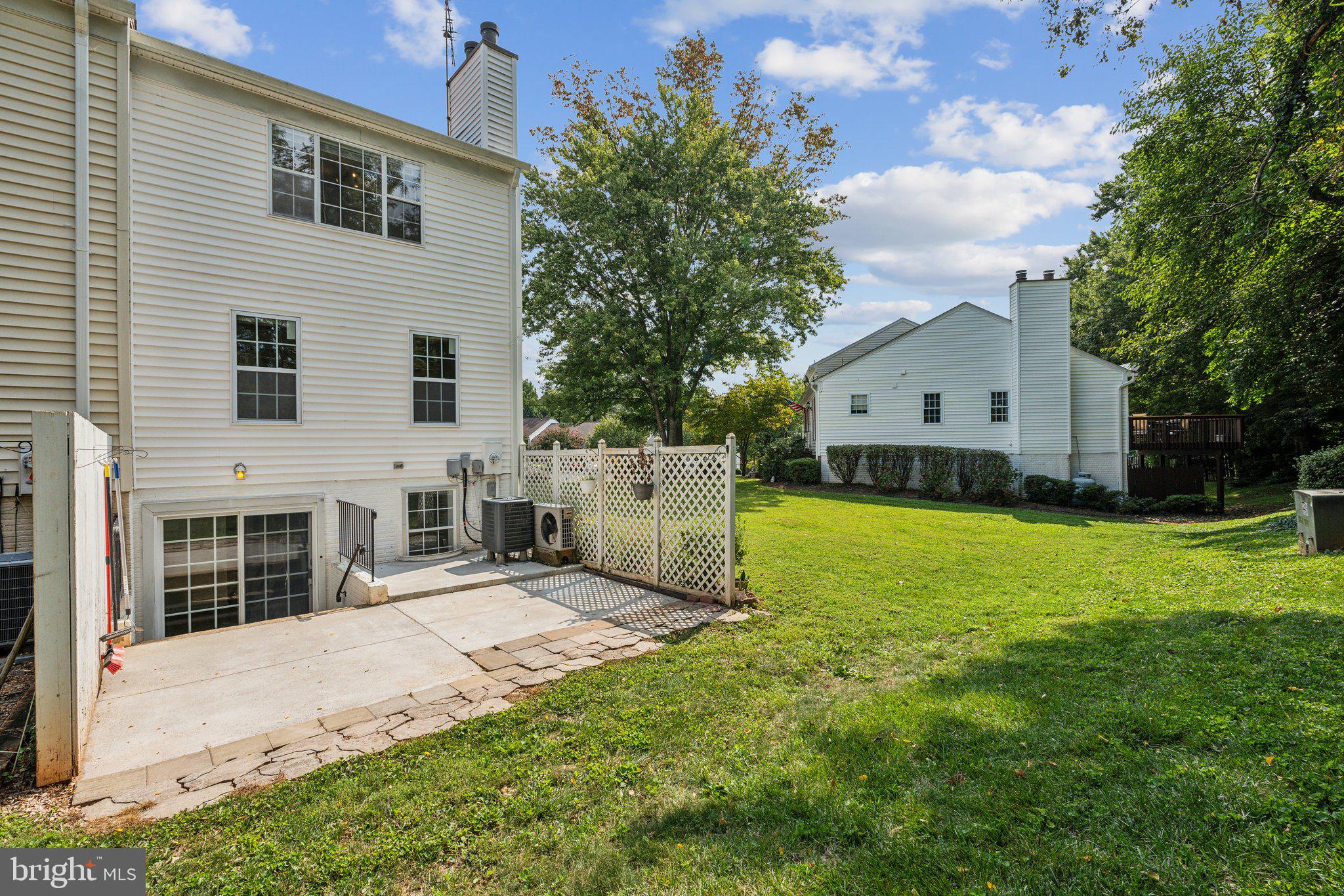 216 FAIRFIELD DRIVE