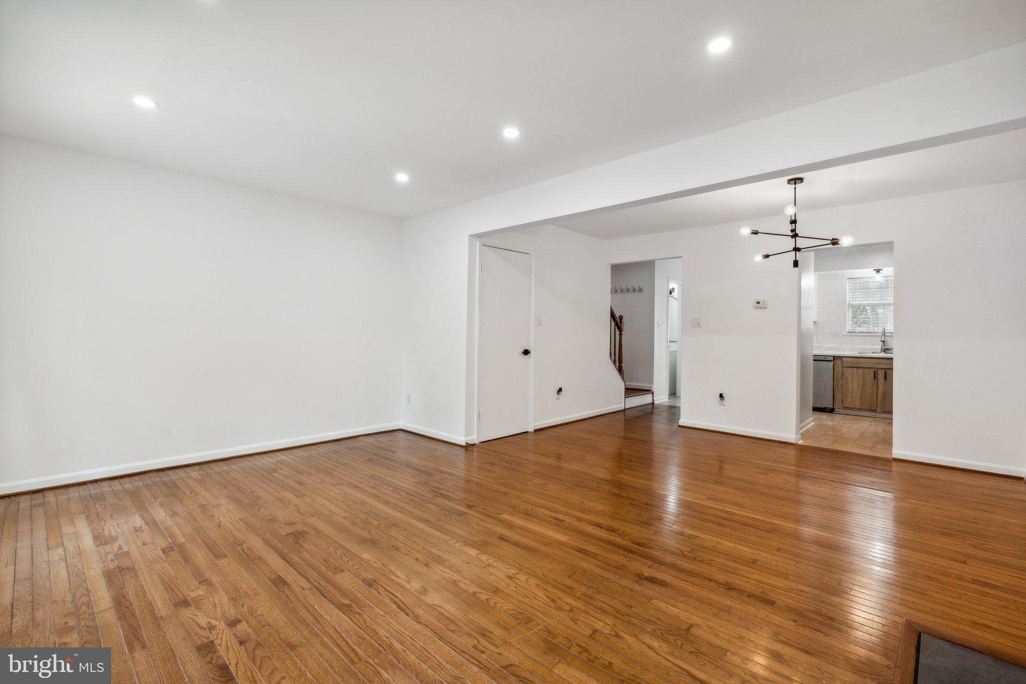 216 FAIRFIELD DRIVE