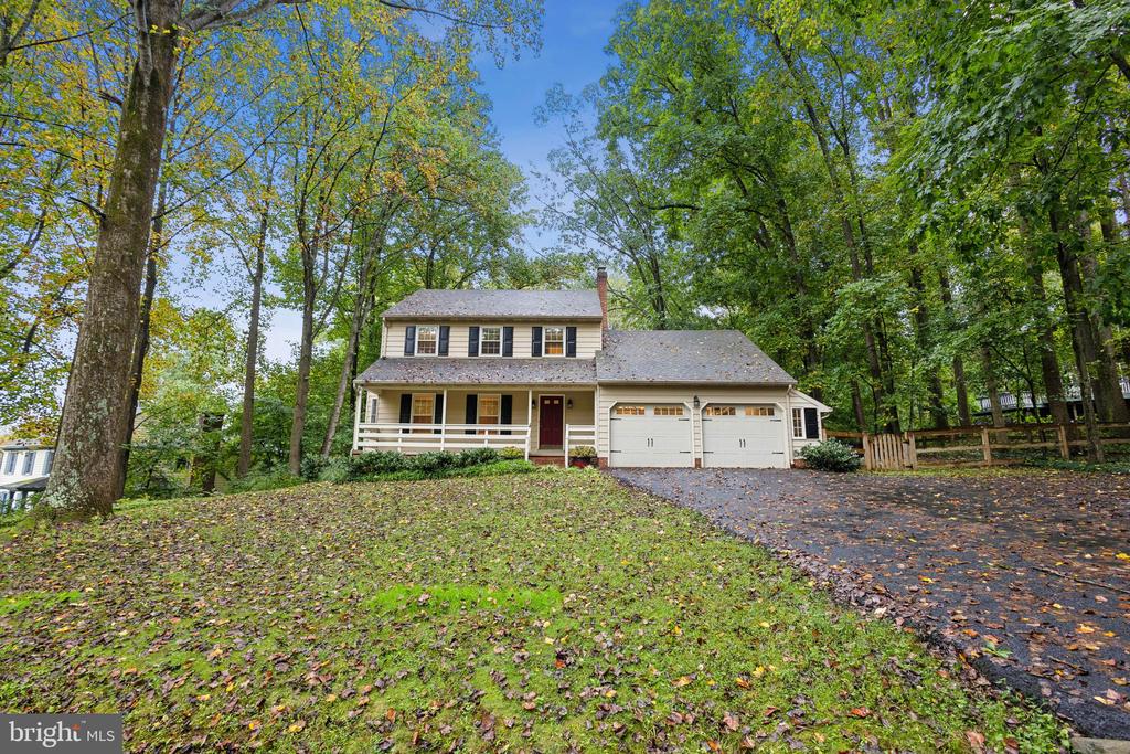 7209 WOODS EDGE COURT