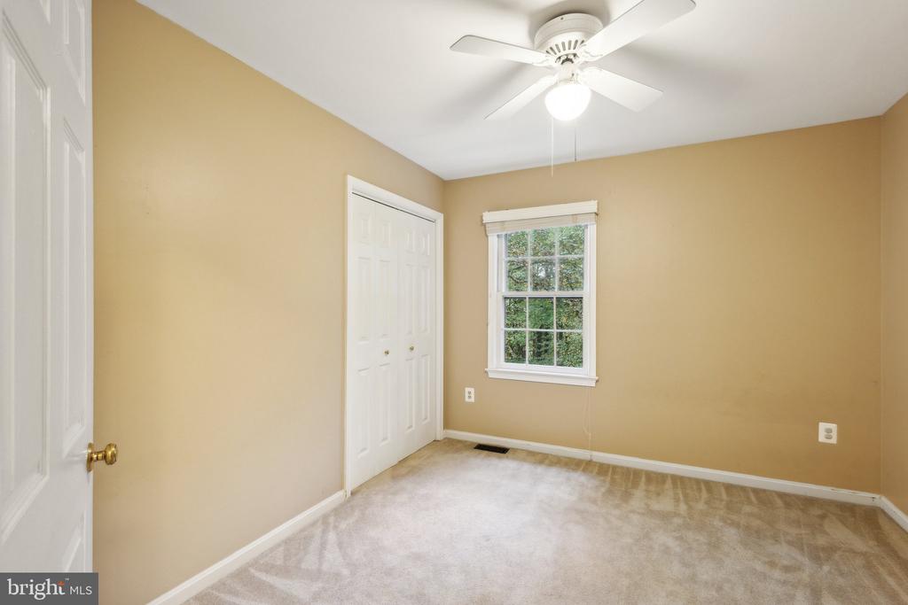 7209 WOODS EDGE COURT