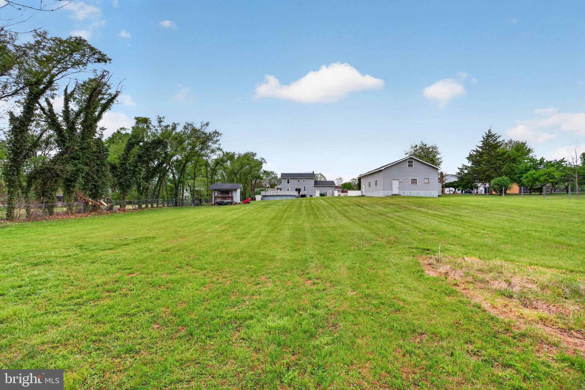 10985 BLAKE LANE