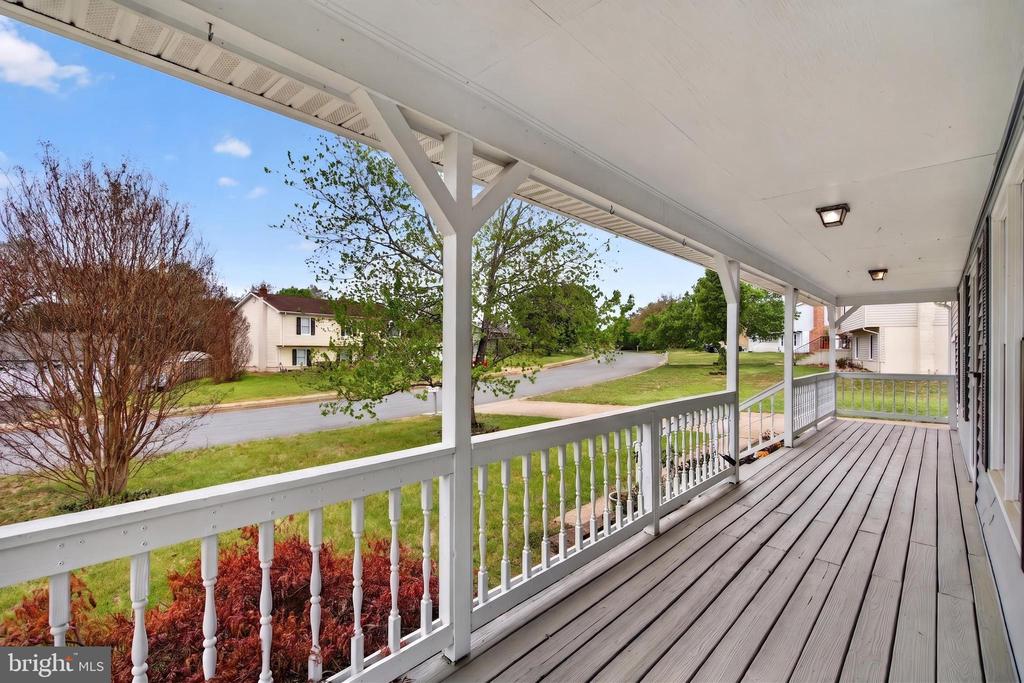 10985 BLAKE LANE