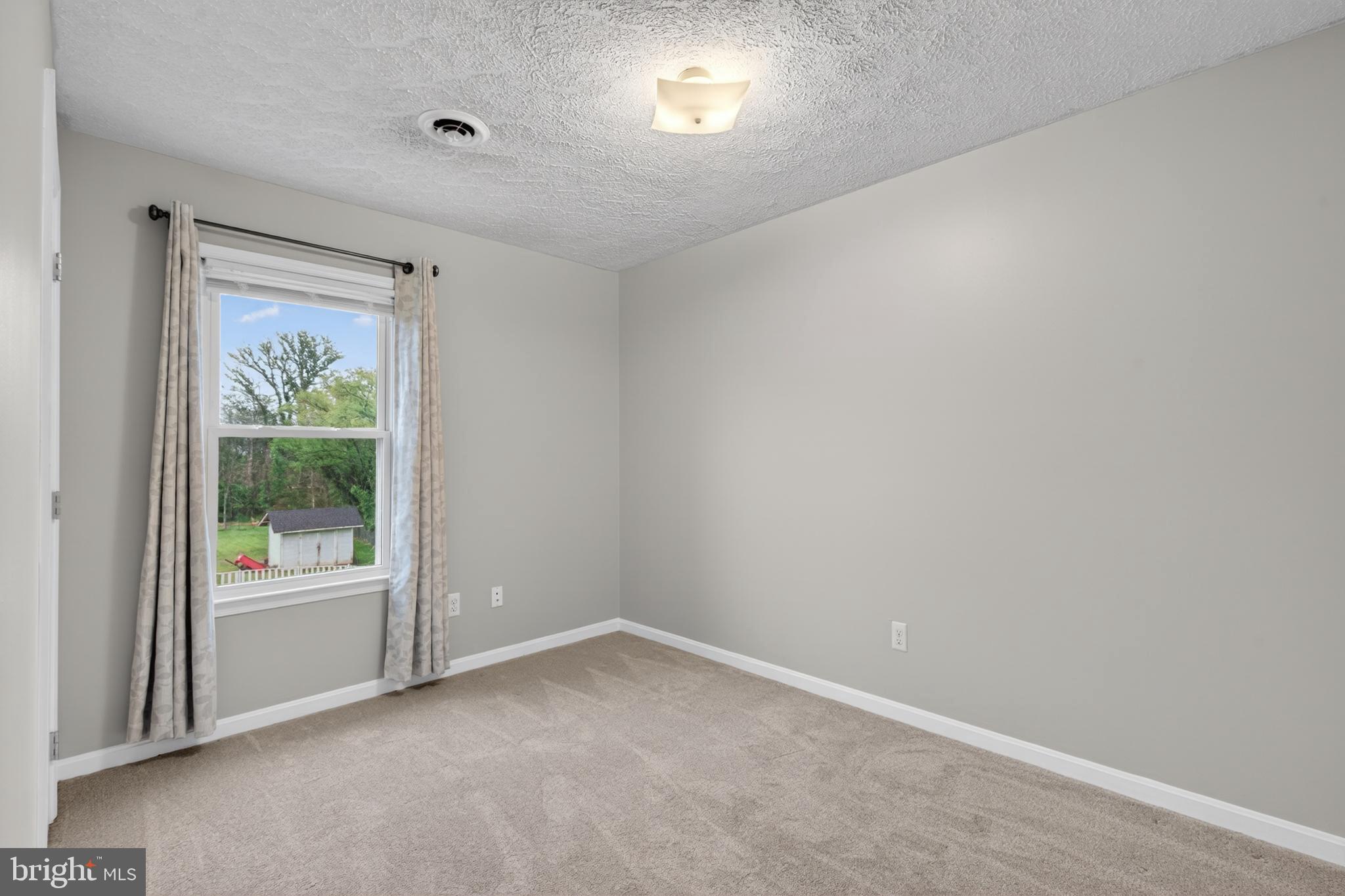 10985 BLAKE LANE