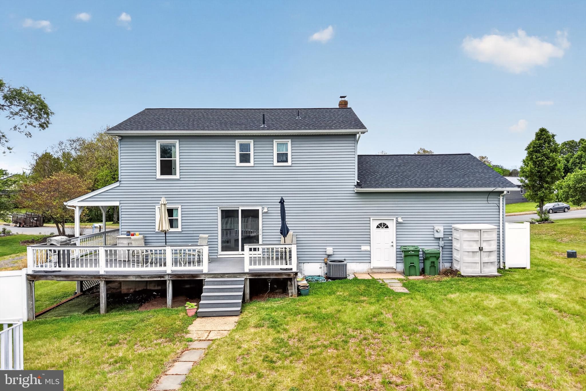 10985 BLAKE LANE