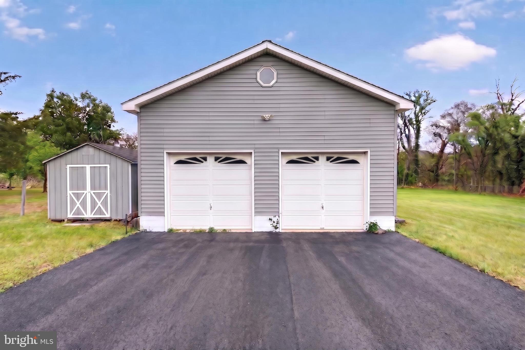 10985 BLAKE LANE