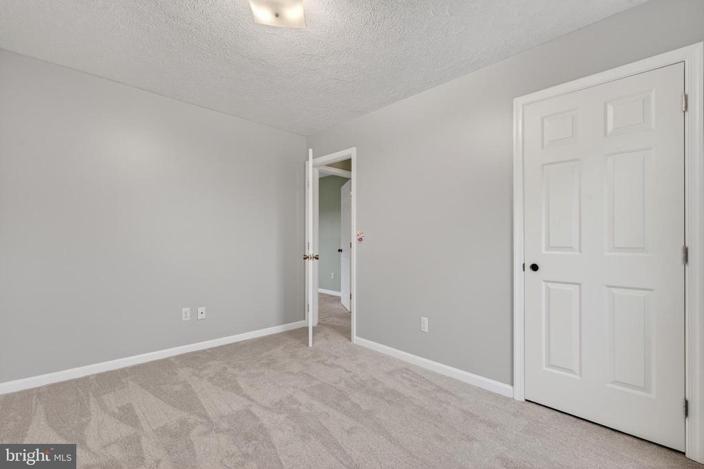 10985 BLAKE LANE