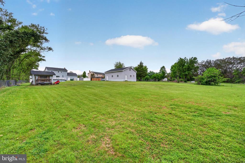 10985 BLAKE LANE