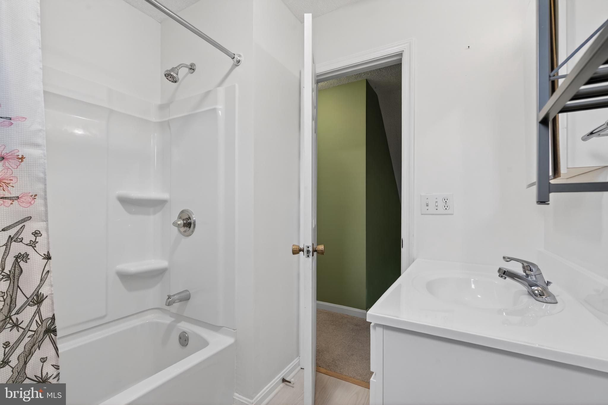 10985 BLAKE LANE