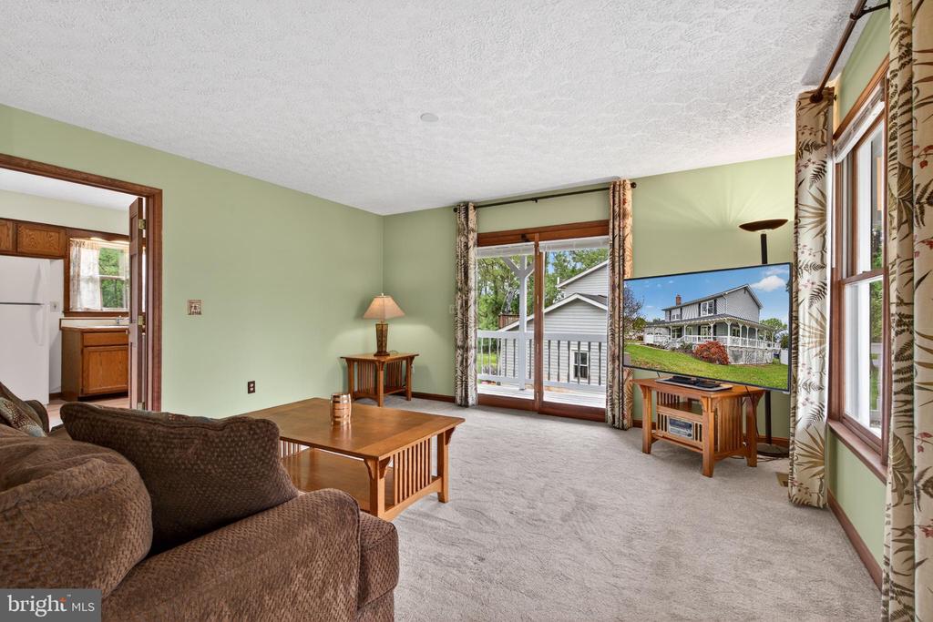 10985 BLAKE LANE