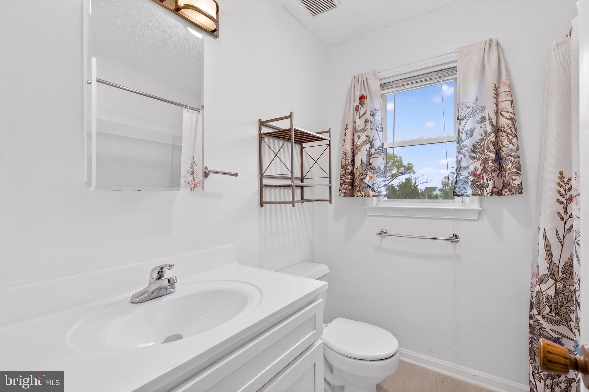 10985 BLAKE LANE