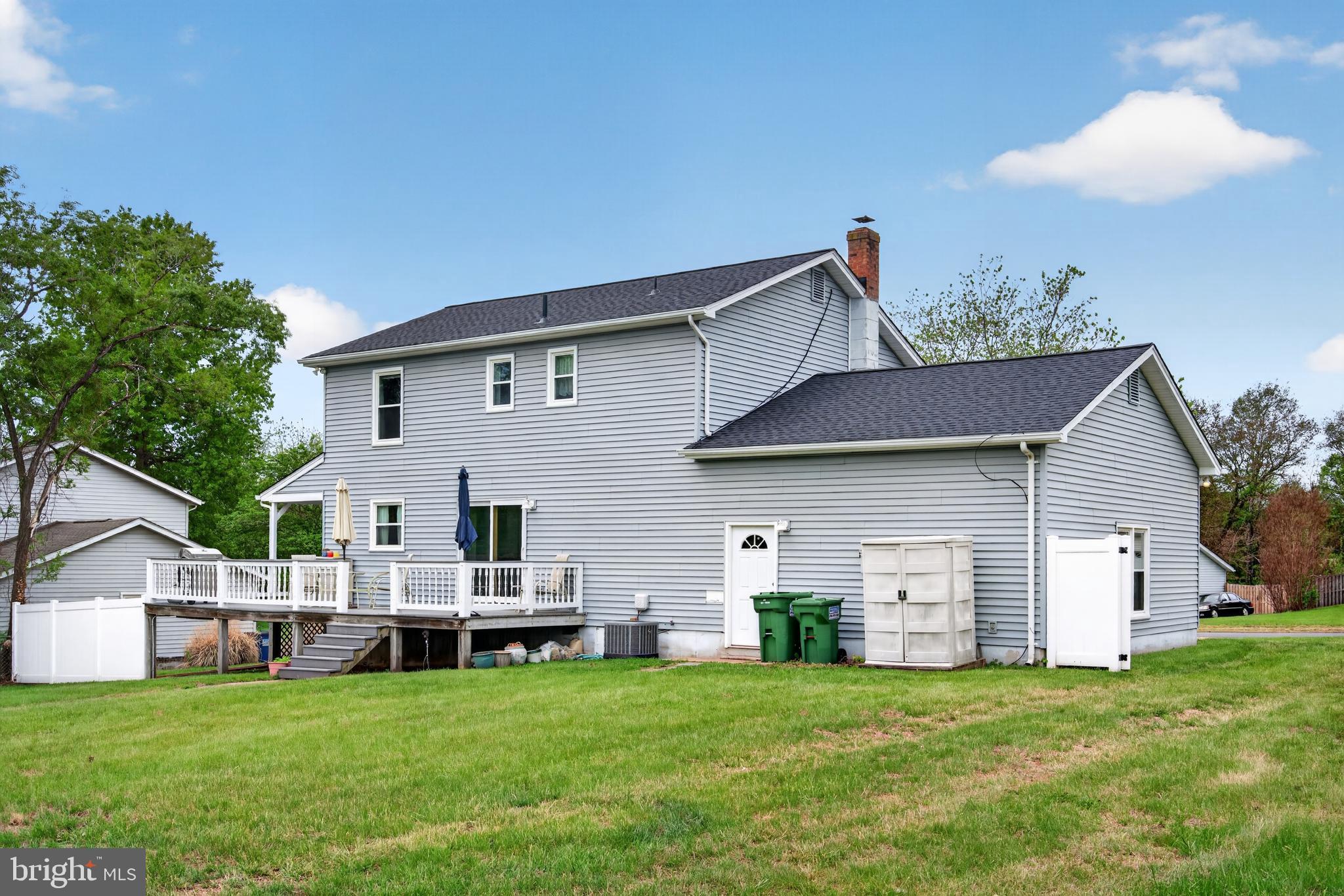 10985 BLAKE LANE