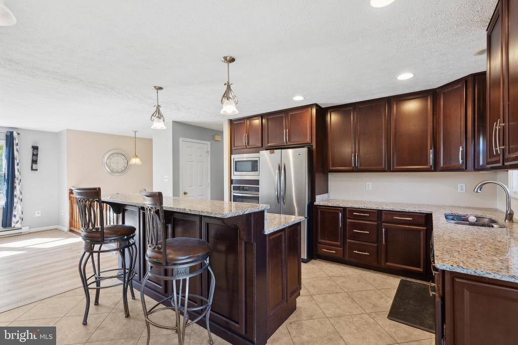 318 BLUEBIRD DRIVE