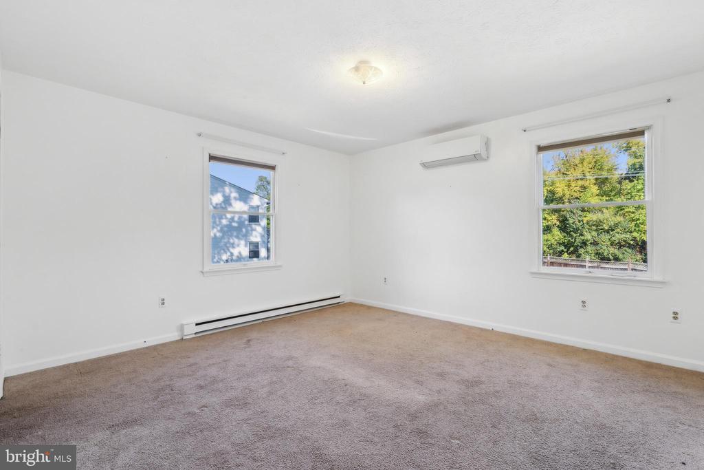 318 BLUEBIRD DRIVE