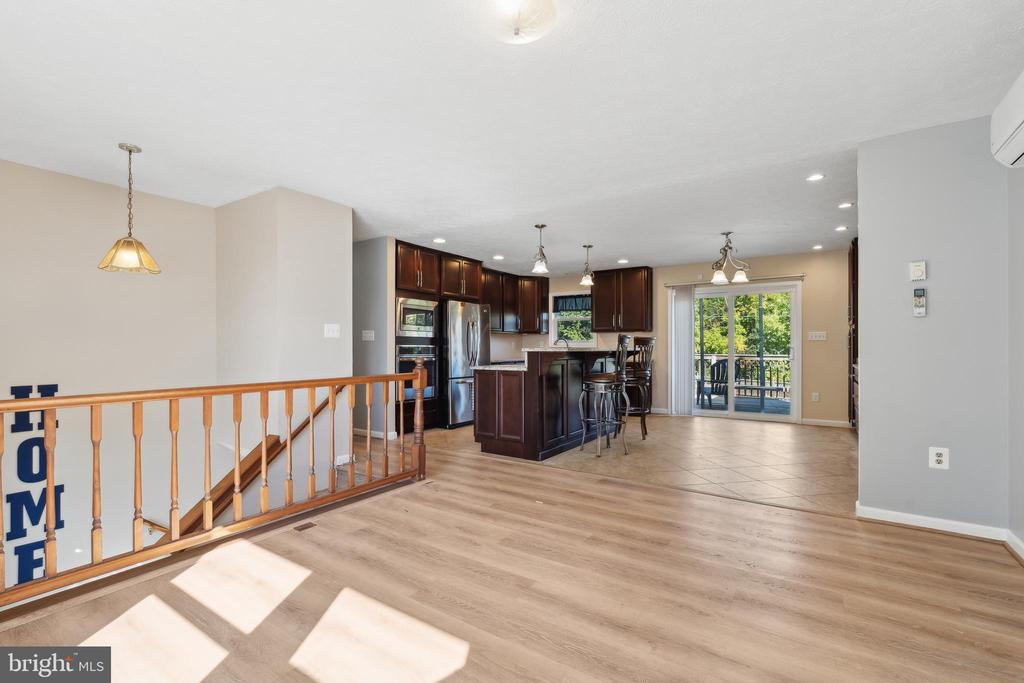 318 BLUEBIRD DRIVE