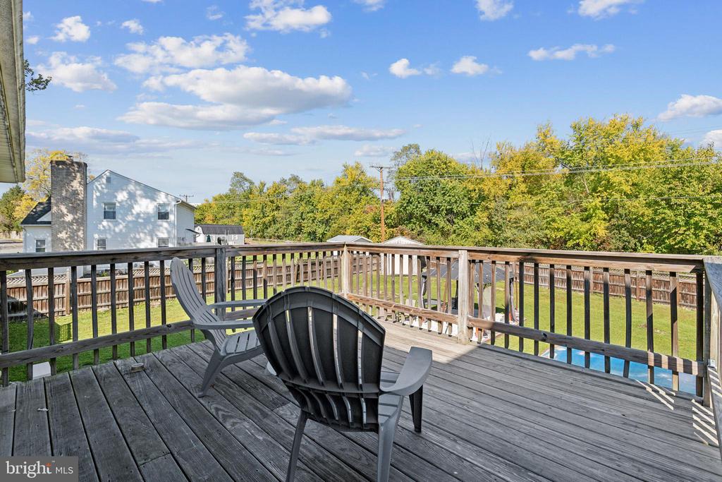 318 BLUEBIRD DRIVE