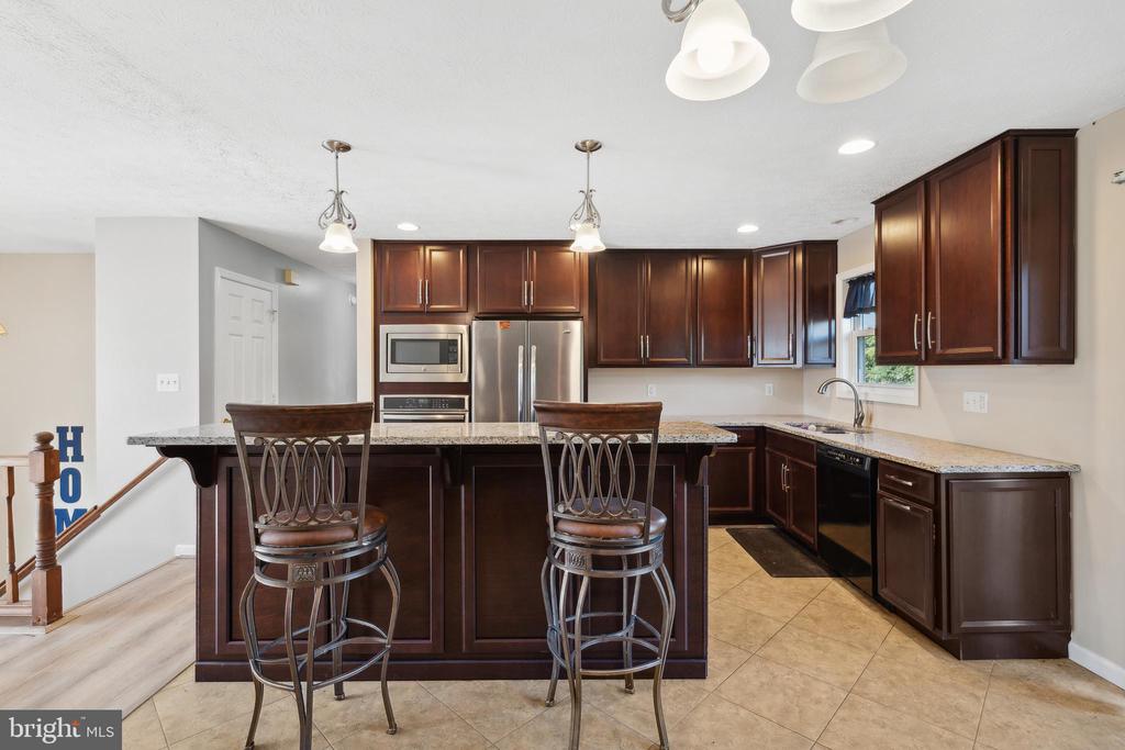318 BLUEBIRD DRIVE