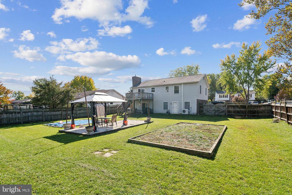 318 BLUEBIRD DRIVE