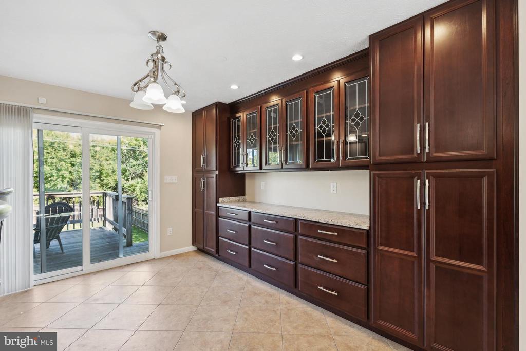 318 BLUEBIRD DRIVE