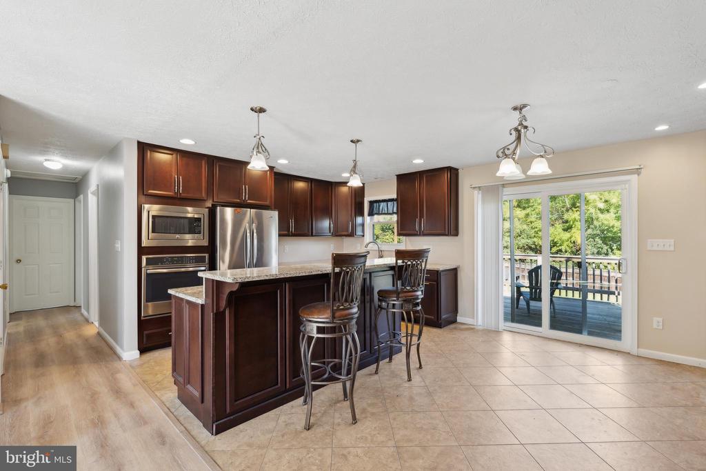 318 BLUEBIRD DRIVE