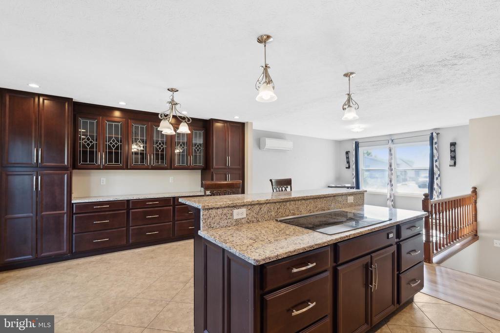 318 BLUEBIRD DRIVE