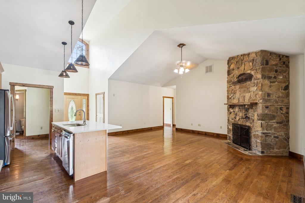 2716 HUNTING RIDGE ROAD