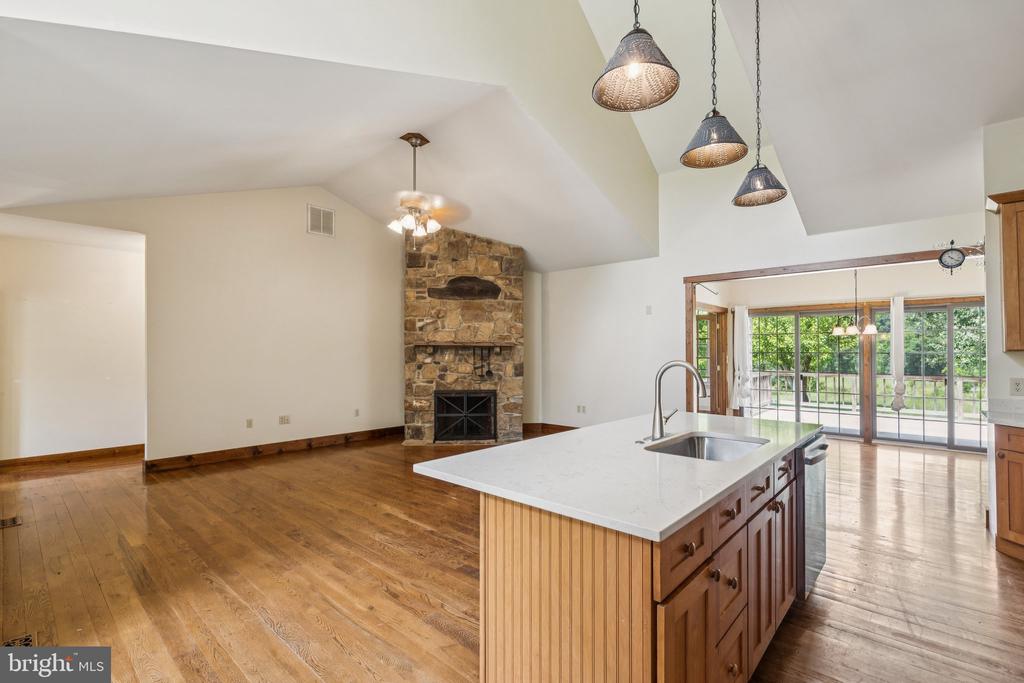 2716 HUNTING RIDGE ROAD