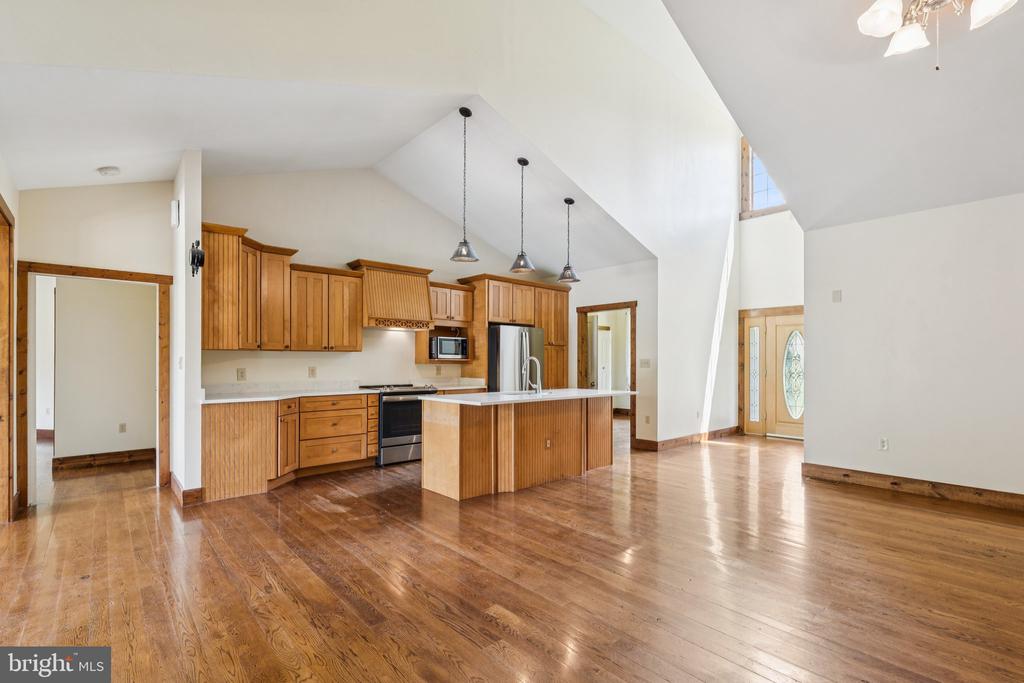 2716 HUNTING RIDGE ROAD