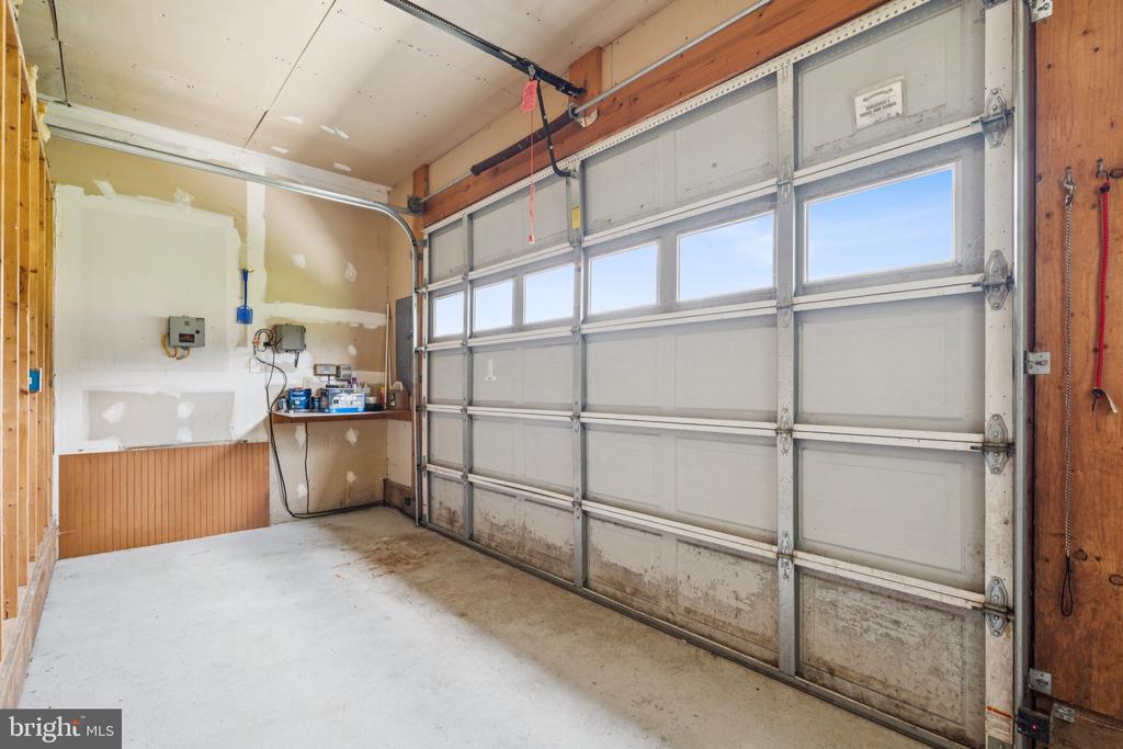 2716 HUNTING RIDGE ROAD